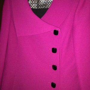 🌸🌸Fushia Tahari Suit Jacket, Black Skirt🌸🌸